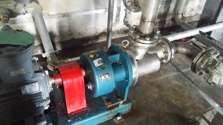 遠東不銹鋼雙螺桿泵在膠乳行業應用現場圖