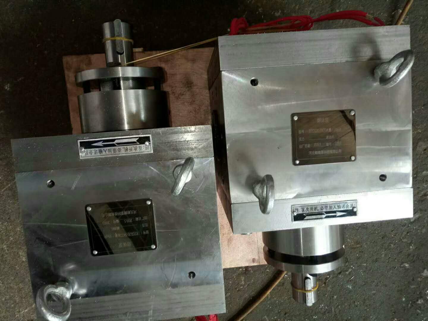 熔噴布計量泵500CC/100配套螺桿擠出機直徑95-120 熔噴布計量泵500CC/100配套螺桿擠出機直徑95-120